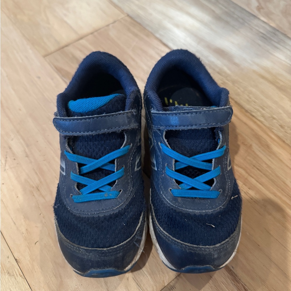 New Balance blue sneakers - size 9.5